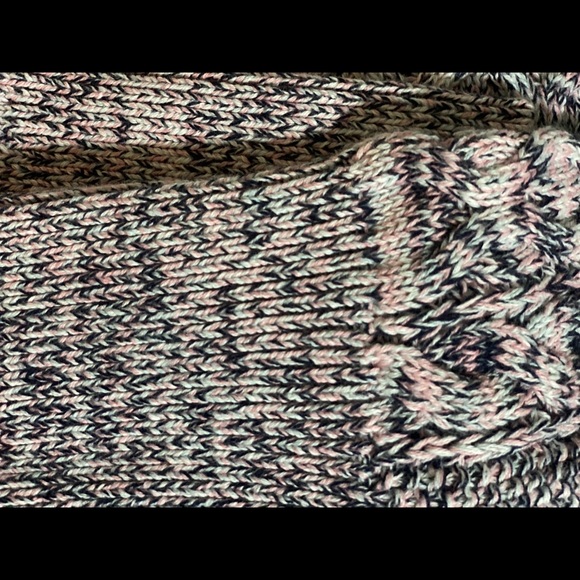 Sweater - Picture 4 of 8